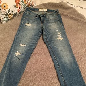 Abercrombie & Fitch distressed denim size 25/0